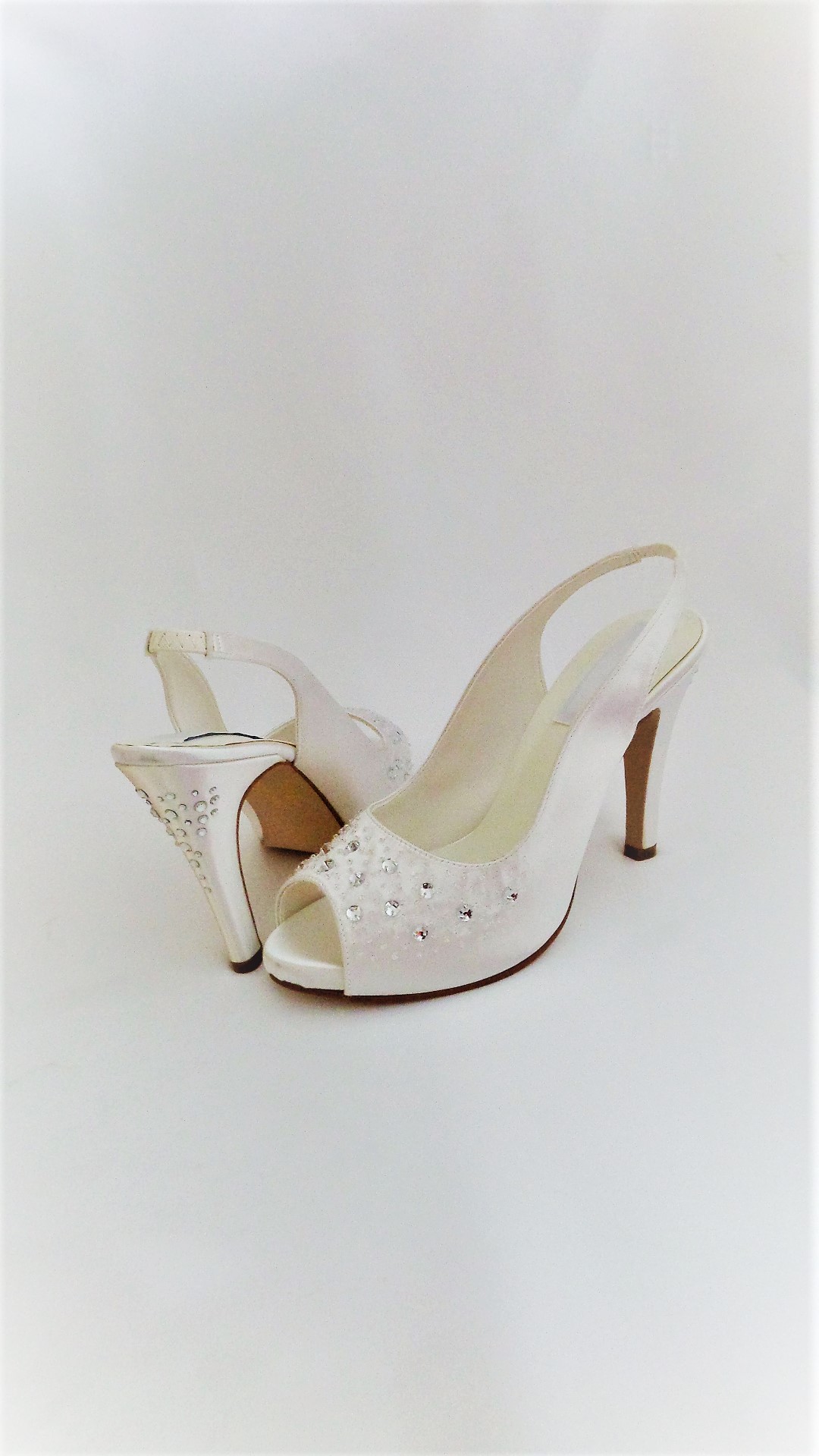 Anne Michelle L2R990 Ladies White Satin Bridal Shoe w/Bow Detail R40B